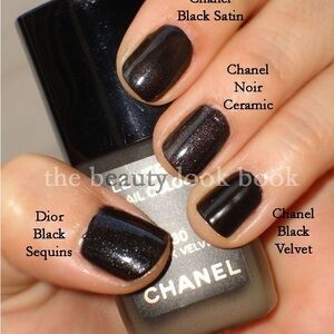CHANEL Noir Ceramic Nail Polish